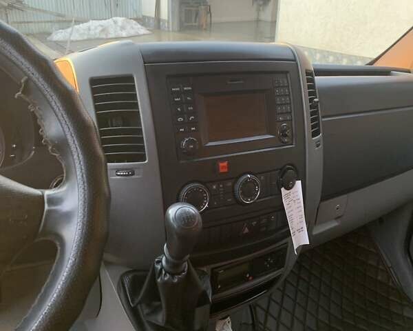 Серый Мерседес Sprinter, объемом двигателя 2.14 л и пробегом 288 тыс. км за 22000 $, фото 8 на Automoto.ua