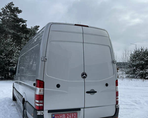 Серый Мерседес Sprinter, объемом двигателя 2.2 л и пробегом 430 тыс. км за 18800 $, фото 12 на Automoto.ua