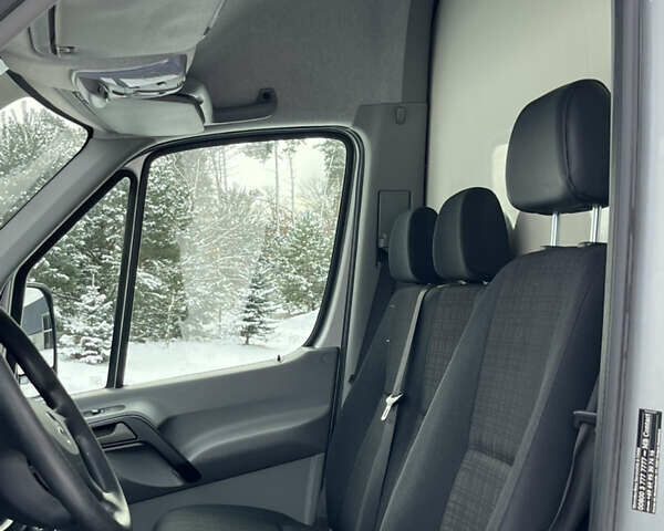 Серый Мерседес Sprinter, объемом двигателя 2.2 л и пробегом 430 тыс. км за 18800 $, фото 23 на Automoto.ua