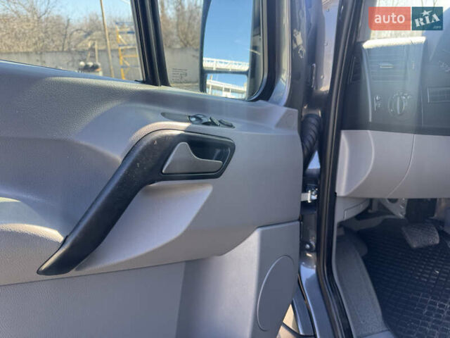Серый Мерседес Sprinter, объемом двигателя 2.2 л и пробегом 240 тыс. км за 21900 $, фото 14 на Automoto.ua