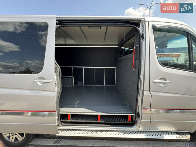 Серый Мерседес Sprinter, объемом двигателя 2.2 л и пробегом 266 тыс. км за 25000 $, фото 27 на Automoto.ua