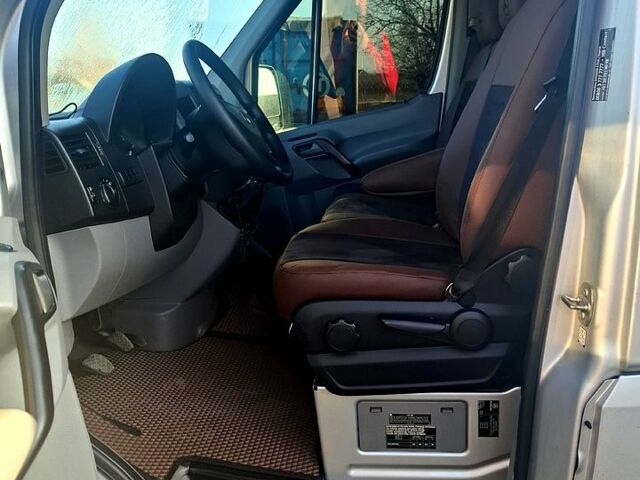 Серый Мерседес Sprinter, объемом двигателя 2.1 л и пробегом 246 тыс. км за 22700 $, фото 3 на Automoto.ua