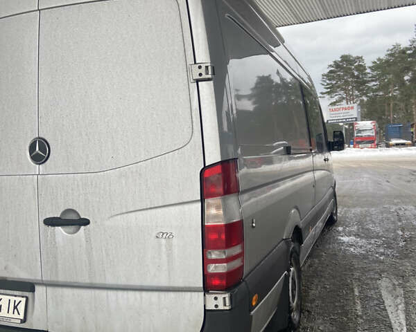 Сірий Мерседес Sprinter, об'ємом двигуна 2.2 л та пробігом 331 тис. км за 25000 $, фото 2 на Automoto.ua