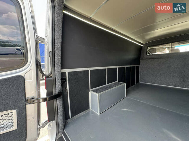 Серый Мерседес Sprinter, объемом двигателя 2.2 л и пробегом 266 тыс. км за 25000 $, фото 19 на Automoto.ua
