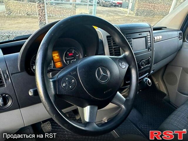 Серый Мерседес Sprinter, объемом двигателя 2.5 л и пробегом 285 тыс. км за 18500 $, фото 10 на Automoto.ua