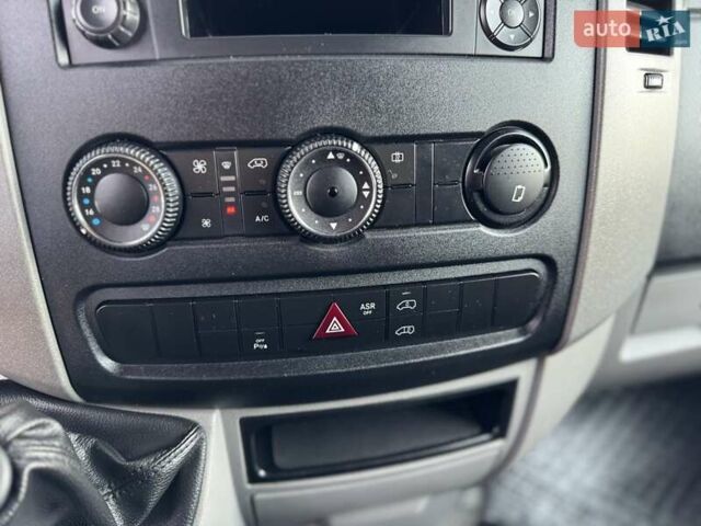 Серый Мерседес Sprinter, объемом двигателя 2.2 л и пробегом 264 тыс. км за 22900 $, фото 31 на Automoto.ua