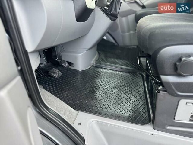 Серый Мерседес Sprinter, объемом двигателя 2.2 л и пробегом 264 тыс. км за 22900 $, фото 22 на Automoto.ua