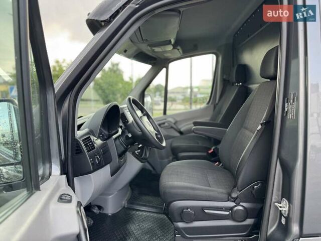 Серый Мерседес Sprinter, объемом двигателя 2.2 л и пробегом 264 тыс. км за 22900 $, фото 21 на Automoto.ua