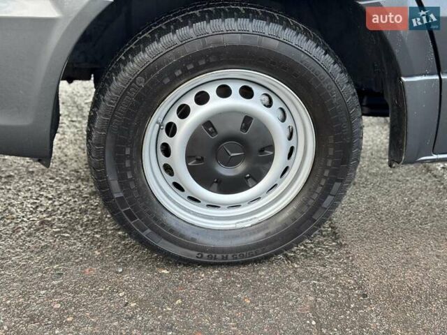 Серый Мерседес Sprinter, объемом двигателя 2.2 л и пробегом 264 тыс. км за 22900 $, фото 17 на Automoto.ua