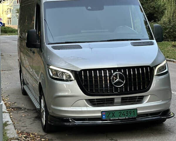 Серый Мерседес Sprinter, объемом двигателя 2.2 л и пробегом 481 тыс. км за 28400 $, фото 11 на Automoto.ua