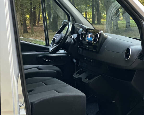 Серый Мерседес Sprinter, объемом двигателя 2.2 л и пробегом 481 тыс. км за 28400 $, фото 32 на Automoto.ua