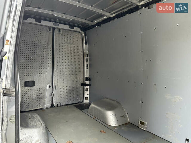 Серый Мерседес Sprinter, объемом двигателя 2.2 л и пробегом 231 тыс. км за 23900 $, фото 16 на Automoto.ua