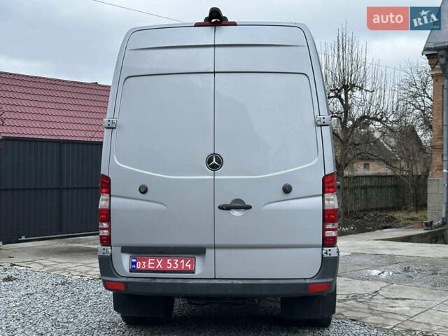 Серый Мерседес Sprinter, объемом двигателя 2.2 л и пробегом 231 тыс. км за 23900 $, фото 4 на Automoto.ua