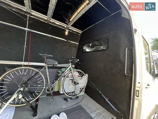 Серый Мерседес Sprinter, объемом двигателя 2.14 л и пробегом 414 тыс. км за 31500 $, фото 10 на Automoto.ua