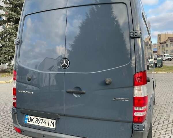 Серый Мерседес Sprinter, объемом двигателя 3 л и пробегом 80 тыс. км за 26555 $, фото 10 на Automoto.ua
