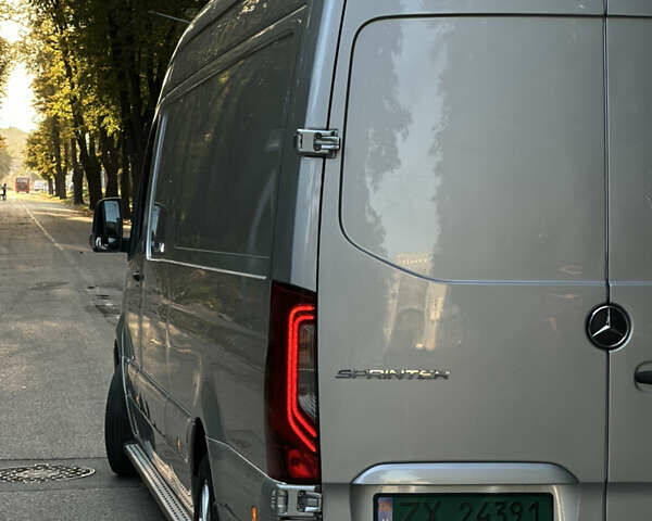 Серый Мерседес Sprinter, объемом двигателя 2.2 л и пробегом 481 тыс. км за 28400 $, фото 4 на Automoto.ua
