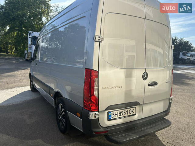 Серый Мерседес Sprinter, объемом двигателя 2.14 л и пробегом 414 тыс. км за 31500 $, фото 3 на Automoto.ua