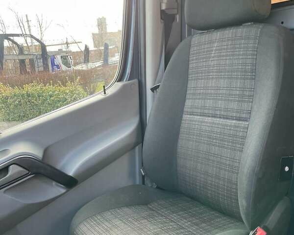 Серый Мерседес Sprinter, объемом двигателя 3 л и пробегом 80 тыс. км за 26555 $, фото 27 на Automoto.ua
