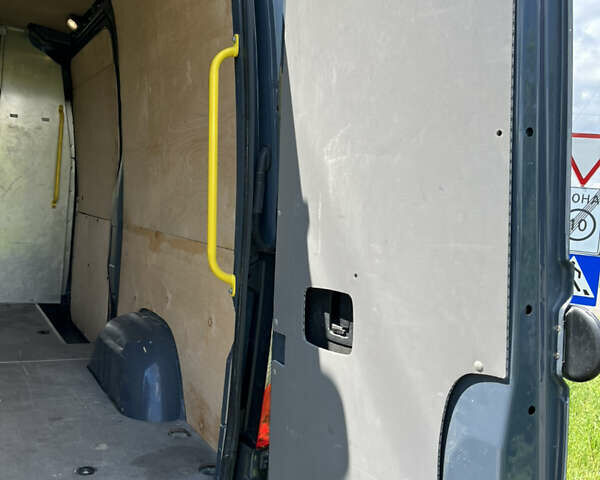 Серый Мерседес Sprinter, объемом двигателя 3 л и пробегом 150 тыс. км за 26500 $, фото 22 на Automoto.ua