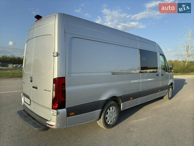Серый Мерседес Sprinter, объемом двигателя 2.99 л и пробегом 157 тыс. км за 52237 $, фото 11 на Automoto.ua