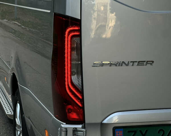 Серый Мерседес Sprinter, объемом двигателя 2.2 л и пробегом 481 тыс. км за 28400 $, фото 20 на Automoto.ua