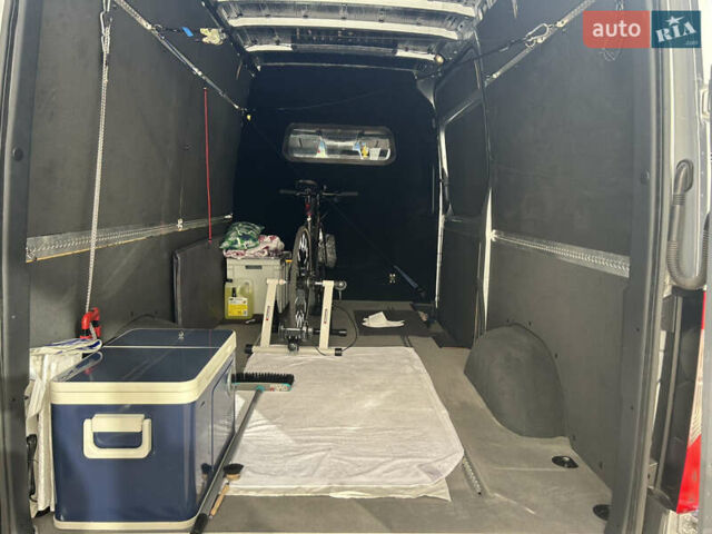 Серый Мерседес Sprinter, объемом двигателя 2.14 л и пробегом 414 тыс. км за 31500 $, фото 7 на Automoto.ua