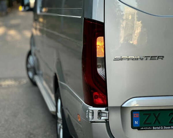 Сірий Мерседес Sprinter, об'ємом двигуна 2.1 л та пробігом 498 тис. км за 28000 $, фото 18 на Automoto.ua