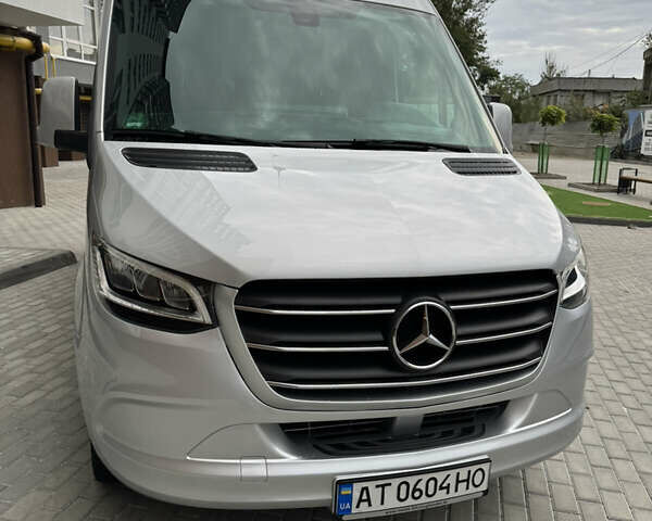 Серый Мерседес Sprinter, объемом двигателя 2.14 л и пробегом 288 тыс. км за 23500 $, фото 5 на Automoto.ua