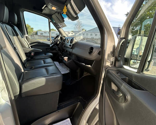 Серый Мерседес Sprinter, объемом двигателя 2.14 л и пробегом 414 тыс. км за 31500 $, фото 11 на Automoto.ua