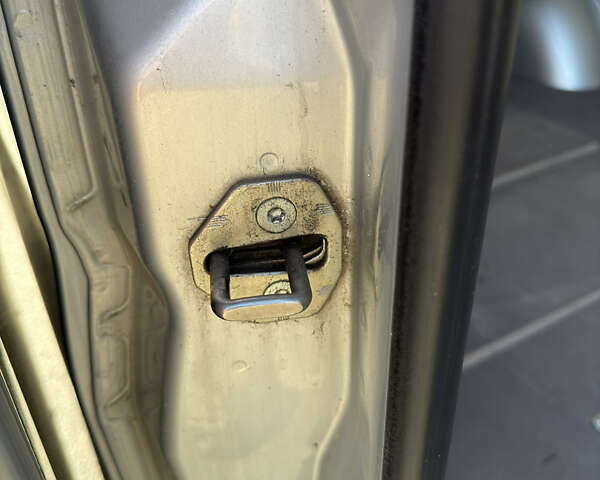 Серый Мерседес Sprinter, объемом двигателя 2.99 л и пробегом 157 тыс. км за 52237 $, фото 16 на Automoto.ua