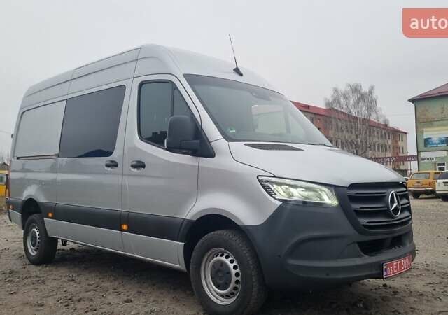 Серый Мерседес Sprinter, объемом двигателя 2.2 л и пробегом 330 тыс. км за 25990 $, фото 4 на Automoto.ua
