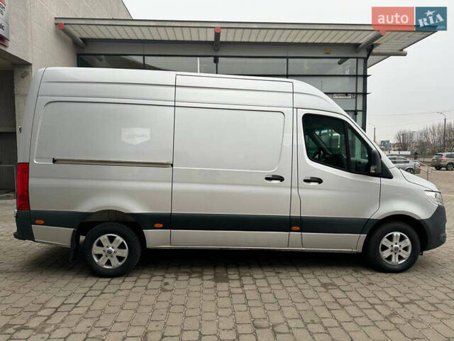 Серый Мерседес Sprinter, объемом двигателя 2.14 л и пробегом 222 тыс. км за 27000 $, фото 2 на Automoto.ua