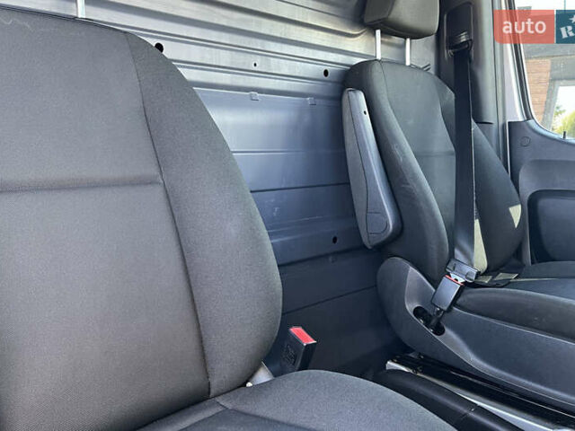 Сірий Мерседес Sprinter, об'ємом двигуна 2.14 л та пробігом 418 тис. км за 36100 $, фото 22 на Automoto.ua