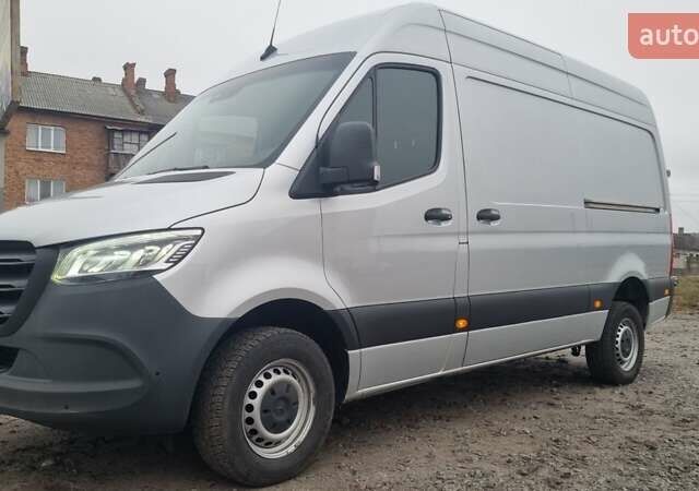 Серый Мерседес Sprinter, объемом двигателя 2.2 л и пробегом 330 тыс. км за 25990 $, фото 12 на Automoto.ua