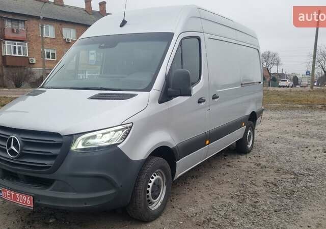 Серый Мерседес Sprinter, объемом двигателя 2.2 л и пробегом 330 тыс. км за 25990 $, фото 10 на Automoto.ua