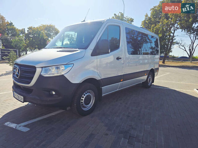 Серый Мерседес Sprinter, объемом двигателя 2.1 л и пробегом 150 тыс. км за 35900 $, фото 2 на Automoto.ua