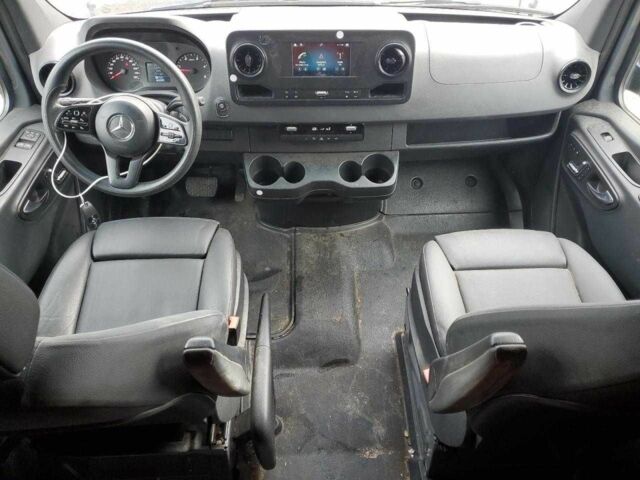 Серый Мерседес Sprinter, объемом двигателя 3 л и пробегом 77 тыс. км за 10000 $, фото 7 на Automoto.ua