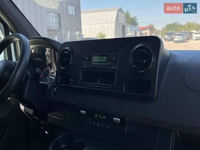 Мерседес Sprinter 2019 в Львове на Automoto.ua Серый Мерседес Sprinter, объемом двигателя 3 л и пробегом 83 тыс. км за 27740 $, фото 18 на Automoto.ua