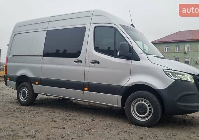 Серый Мерседес Sprinter, объемом двигателя 2.2 л и пробегом 330 тыс. км за 25990 $, фото 5 на Automoto.ua