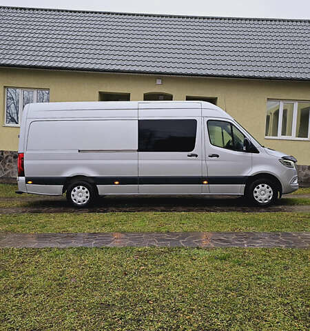 Серый Мерседес Sprinter, объемом двигателя 0 л и пробегом 158 тыс. км за 50970 $, фото 3 на Automoto.ua