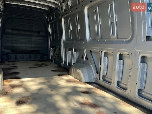 Сірий Мерседес Sprinter, об'ємом двигуна 2.14 л та пробігом 418 тис. км за 36100 $, фото 15 на Automoto.ua