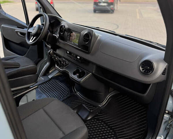 Серый Мерседес Sprinter, объемом двигателя 2.14 л и пробегом 426 тыс. км за 22950 $, фото 10 на Automoto.ua