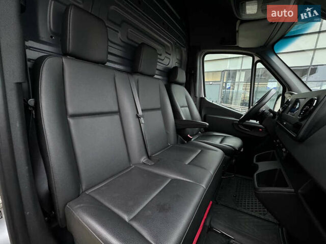 Серый Мерседес Sprinter, объемом двигателя 2.14 л и пробегом 222 тыс. км за 27000 $, фото 9 на Automoto.ua