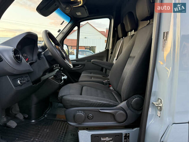 Серый Мерседес Sprinter, объемом двигателя 2.14 л и пробегом 635 тыс. км за 24000 $, фото 11 на Automoto.ua