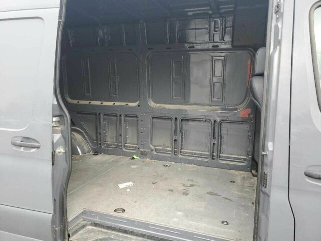 Серый Мерседес Sprinter, объемом двигателя 3 л и пробегом 77 тыс. км за 10000 $, фото 10 на Automoto.ua