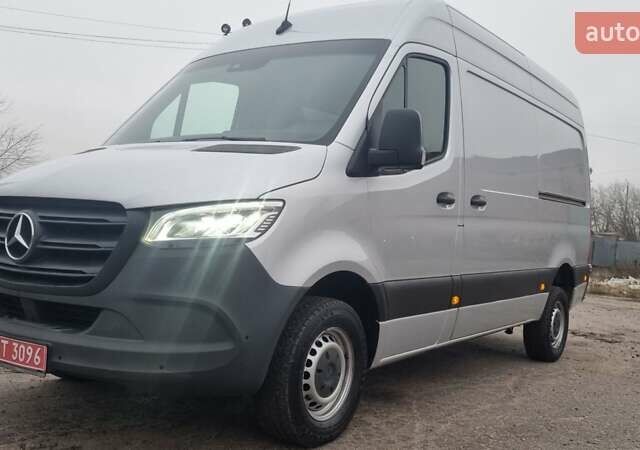 Серый Мерседес Sprinter, объемом двигателя 2.2 л и пробегом 330 тыс. км за 25990 $, фото 49 на Automoto.ua