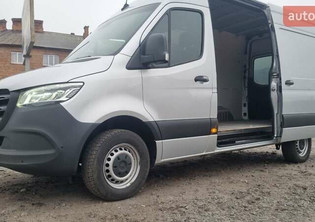 Серый Мерседес Sprinter, объемом двигателя 2.2 л и пробегом 330 тыс. км за 25990 $, фото 22 на Automoto.ua