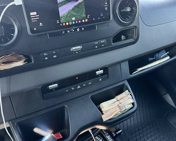 Мерседес Sprinter 2019 у Хотине на Automoto.ua Сірий Мерседес Sprinter, об'ємом двигуна 2.99 л та пробігом 245 тис. км за 52431 $, фото 17 на Automoto.ua