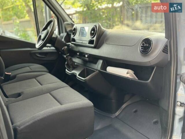 Серый Мерседес Sprinter, объемом двигателя 2.2 л и пробегом 136 тыс. км за 36940 $, фото 14 на Automoto.ua