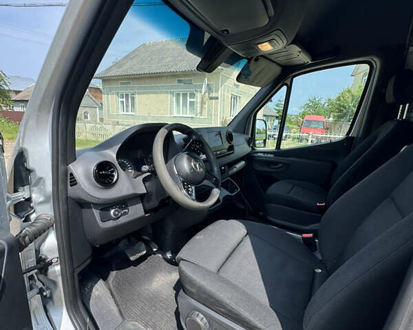 Серый Мерседес Sprinter, объемом двигателя 2.14 л и пробегом 410 тыс. км за 34250 $, фото 9 на Automoto.ua